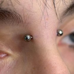 liberarte-negozio-milano-piercing-gioielli-naso-high nostril-piercer